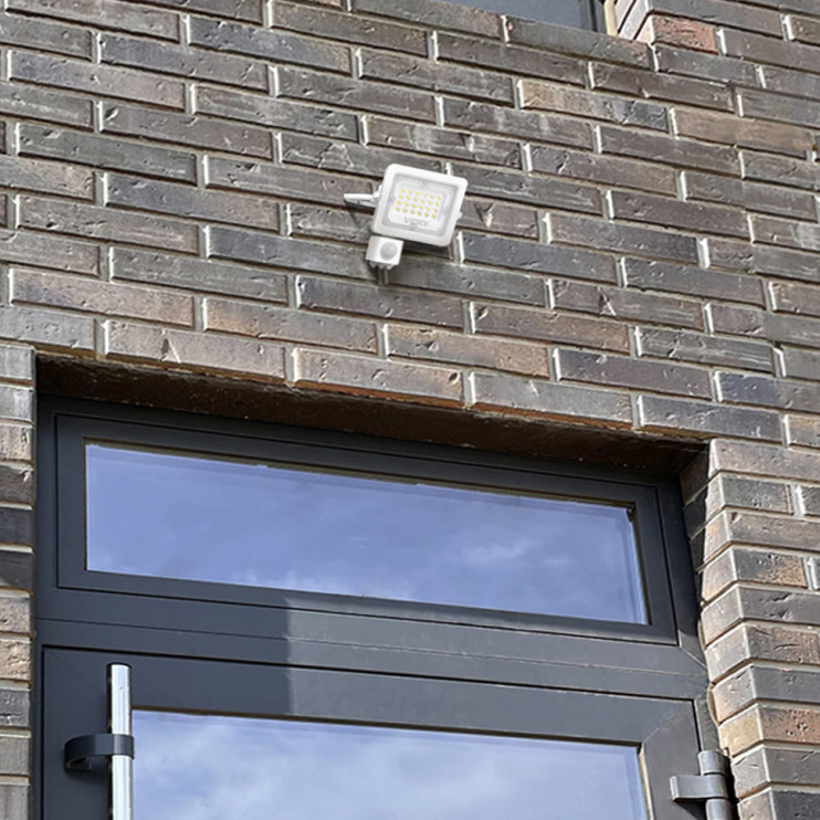 Прожектор с датчиком движения и освещения LED VIDEX F2e 20W 5000K 1900Lm - Новаторстрой - фото 6